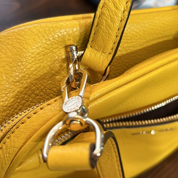 Michael Kors yellow purse - Picture 3 of 7